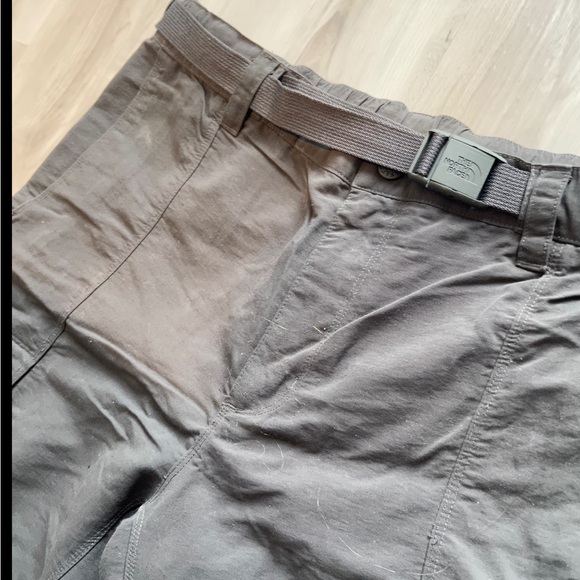 North Face Shorts - Picture 3 of 4